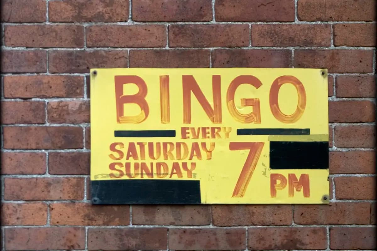 Evolution live studio bingo room — human caller, 75-ball, English-first