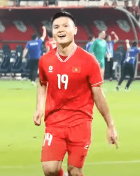 4 chỉ số Quang Hải CAHN V-League 2025-26 và bài toán số 10 ĐTVN