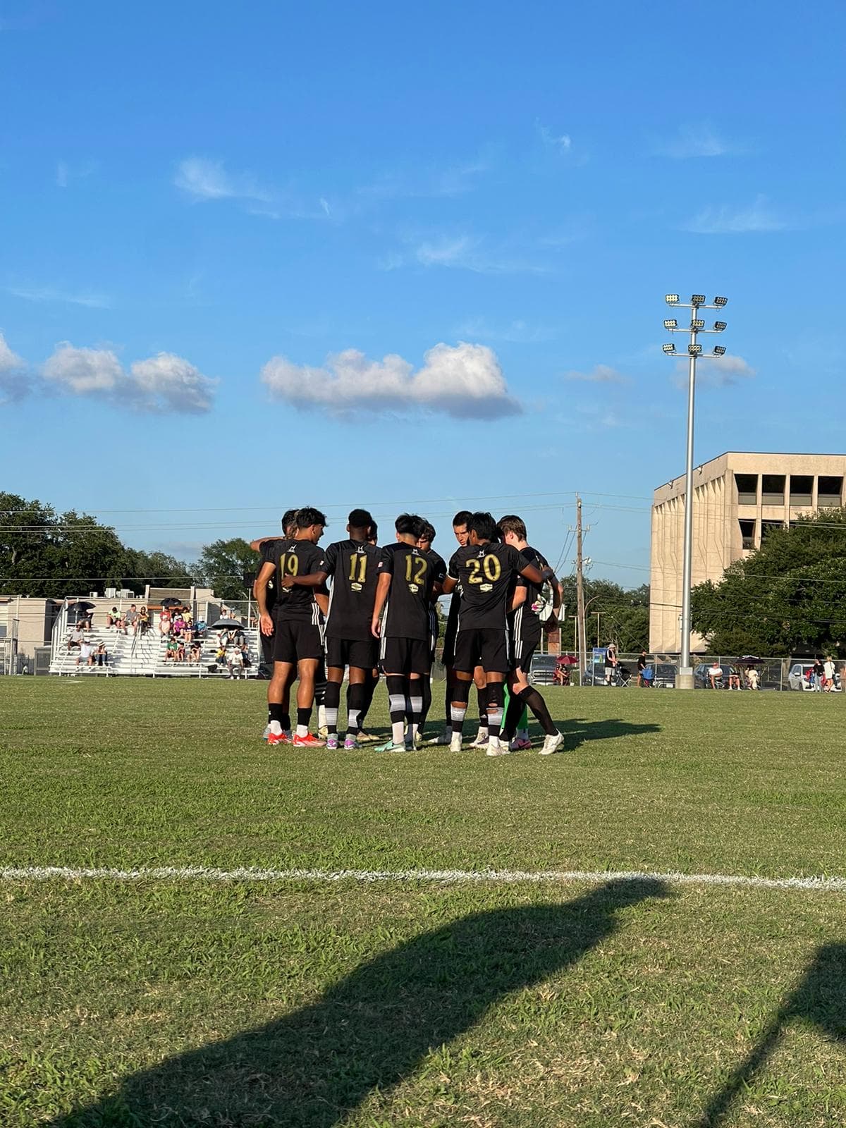 Vì sao Chelsea coi Conference League là phao cứu sinh 2026