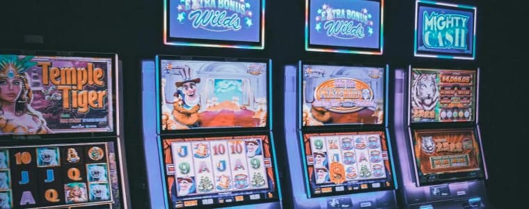 Luật Chơi Baccarat: Cách Rút Bài, Tỷ Lệ Cược Và Lợi Thế Nhà Cái