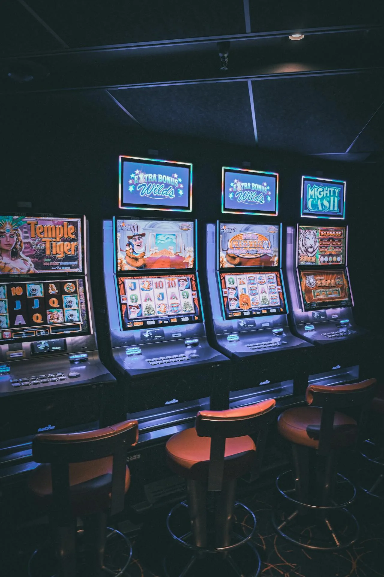 Punk Rocker (Nolimit City) at CHWV — 100,000× ceiling, ₱500k VIP bench, xWays-Hooligans free-spin economics