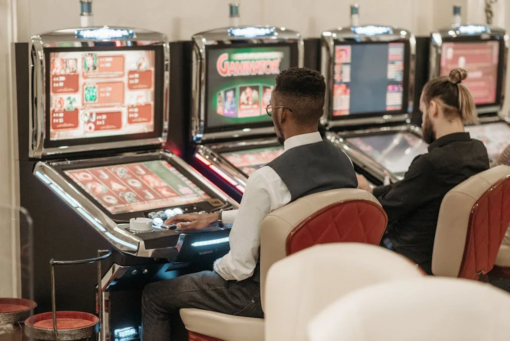 Pragmatic Big Bass Splash at DONLIN — between-bingo slot pick, 96.71% RTP, the fish-collect free-game weekend bingo regulars test