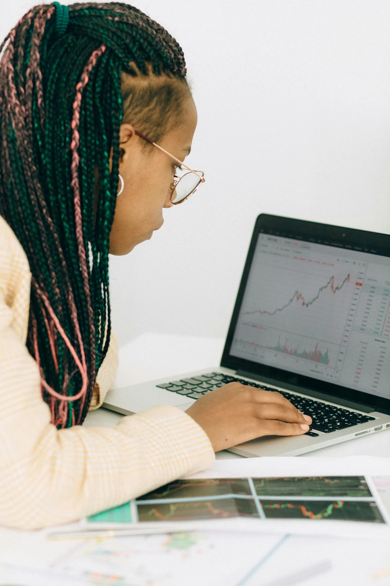 Lucky Coming (Jili) at DONLIN — 5-min bingo-break pick, 96.50% RTP, golden-coin cascade short-session profile