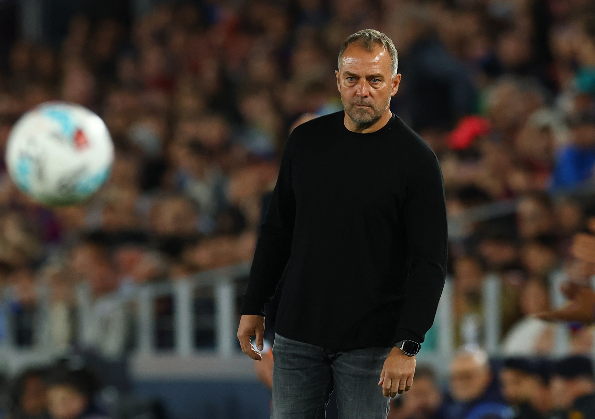 HLV Hansi Flick và Barcelona dẫn đầu La Liga 2025-26 hướng tới chức vô địch